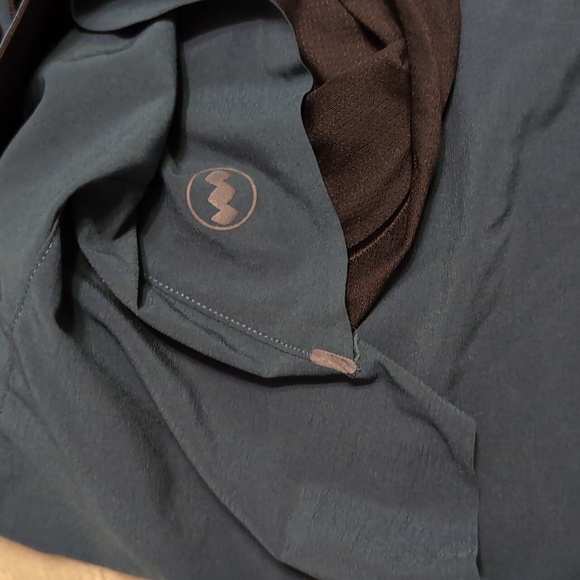 Janji Lightweight Teal and Black Running Shorts - Picture 3 of 4